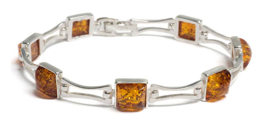 make a vintage look with gemstone bracelets