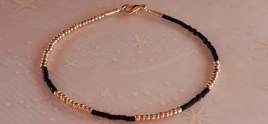 minimalistic seed bead bracelets