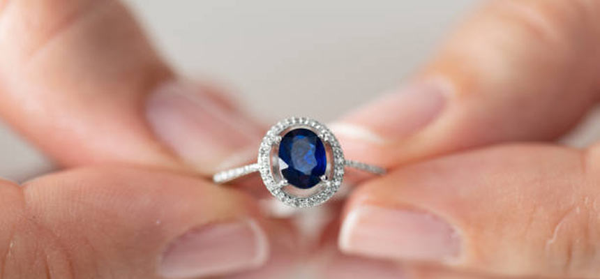 Sapphire gemstone ring