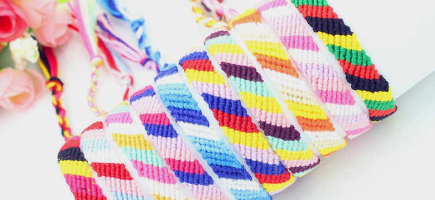 diagonal pattern yarn bracelet