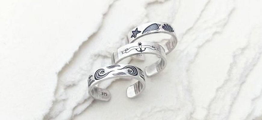 engraved silver toe ring