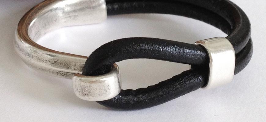 hook clasp bracelet leather