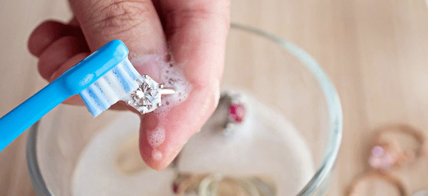 how to clean jewelry with soap water