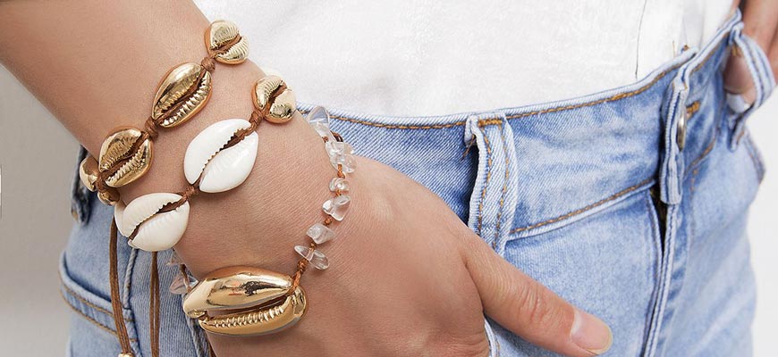 seashell beach girl bracelet