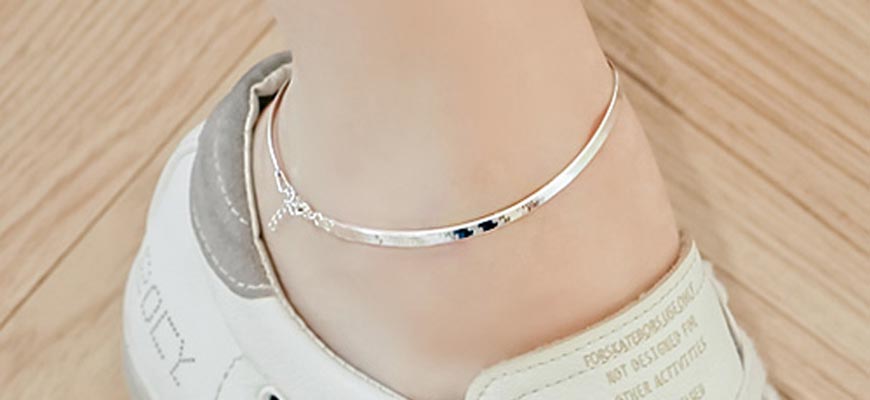 Hotwife Stainless Steel Anklet with Vixen Charm – His and Her's Intimates