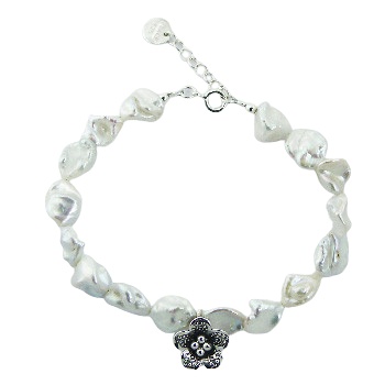 Pearl bracelet silver flower charm 