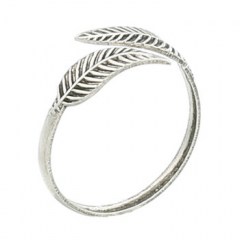 Stamped silver toe ring with antiqued detailed leaves