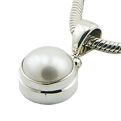 Freshwater pearl round silver pendant 