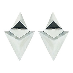 Handmade off-white arrowhead shaped mother of pearl 925 sterling silver earrings