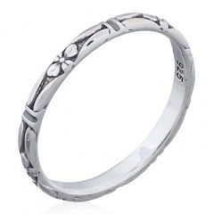 925 Silver Bordered Flower Oxidized Ring by BeYindi