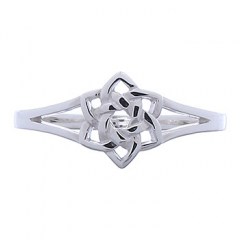 Split Shank 925 Silver Ring Floral Knot by BeYindi 