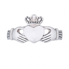 Casted Polished Sterling Silver Claddagh Ring by BeYindi 