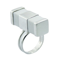 High Fashion White Hydro Quartz Ring Column Set In 925 Silver
