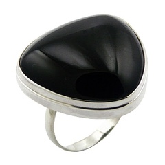 Smooth Flowing Triangular Black Agate 925 Silver Ring