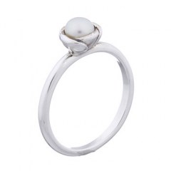 925 Silver Pearl Ring Floral Design by BeYindi
