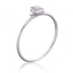 Delicate Squared Mother of Pearl Ring in 925 Silver