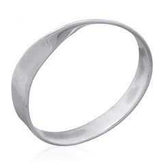 3 mm Flat Silver Wire Ring With A Top Twisted