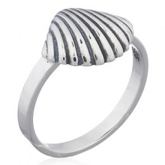 Oxidized 925 Silver Clam Shell Ring by BeYindi