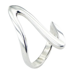 Extravagant Plain Silver Ring Fashionable Rounded Zigzag by BeYindi 