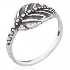 Extraordinary Antiqued Leaf Woman Ring 925 Silver by BeYindi