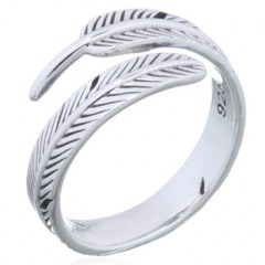 Rounded Feather 925 Sterling Silver Toe Ring by BeYindi