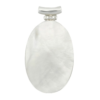 White mother of pearl oval silver pendant 