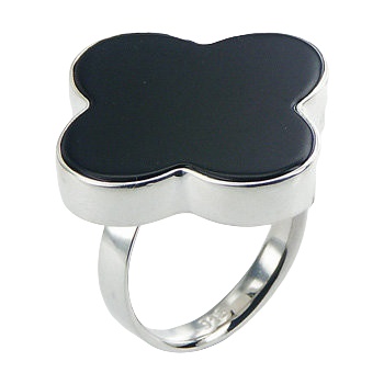 Rounded black agate flower silver ring 