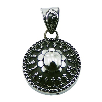 Handmade antique design silver pendant 